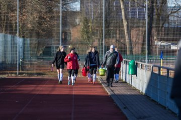 Bild 2 - Frauen SG Holstein Sued - SV Gruenweiss-Siebenbaeumen : Ergebnis: 0:2